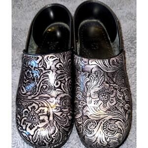 Dansko Womens Size 39 US 8.5-9 Shoes Paisley Floral Embossed Leather Clogs